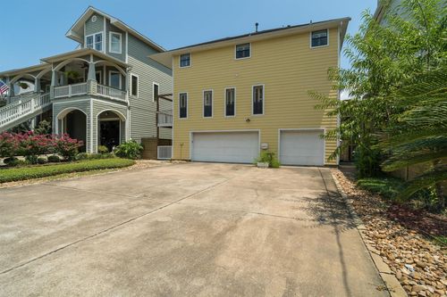 804 Bay Ave, Kemah, TX, 77565-2971 | Card Image