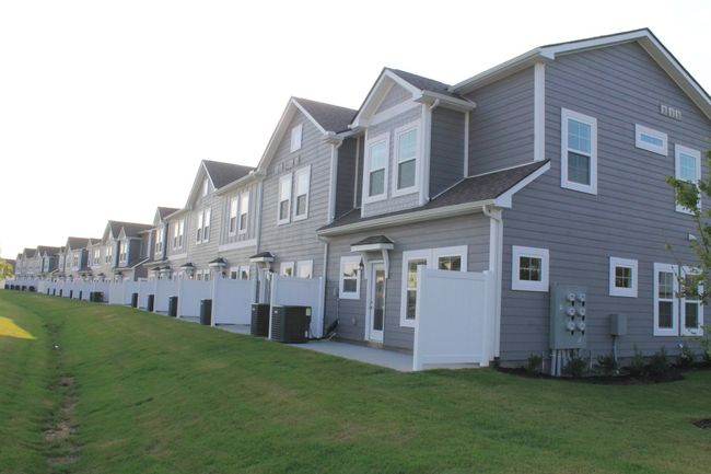 5711 Cloverwood Dr, Condo with 3 bedrooms, 3 bathrooms and 2 parking in Rockvale TN | Image 35