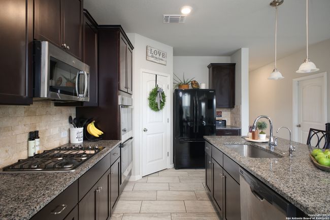 225 Treble Knl, House other with 4 bedrooms, 3 bathrooms and null parking in Spring Branch TX | Image 9