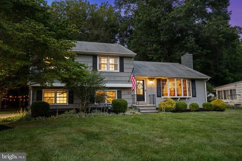 10 Boxwood Ct, Ewing, NJ, 08628-2604 | Card Image