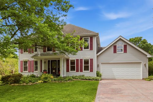 260 Hillhurst Dr, Cary, IL, 60013-2262 | Card Image