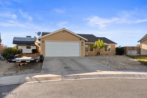 552 Spur Ct, Fernley, NV, 89408-8307 | Card Image