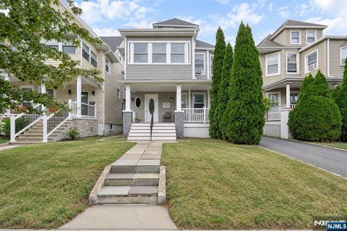 42 Willow St, Glen Ridge, NJ, 07028-1020 | Card Image