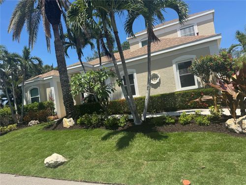 523 Juan Anasco Dr, LONGBOAT KEY, FL, 34228-1422 | Card Image