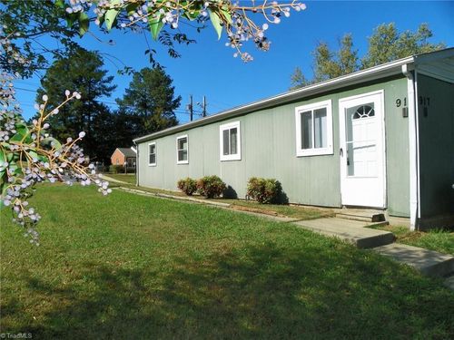 b-917 Richland St, High Point, NC, 27260-6832 | Card Image