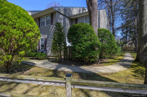2 Woodtree Dr, Woodbury, NY, 11797-3026 | Card Image