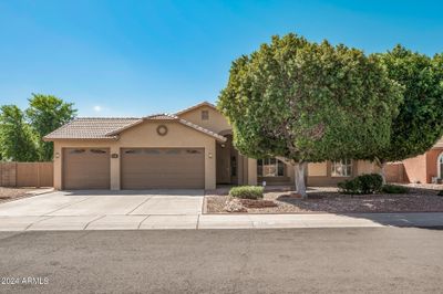 7647 W Betty Elyse Lane, House other with 3 bedrooms, 2 bathrooms and null parking in Peoria AZ | Image 1