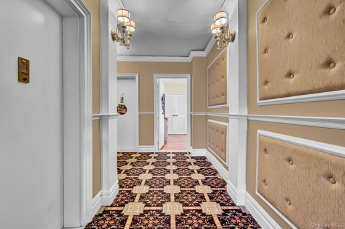 304-111 7th St, Garden City, NY, 11530-5716 | Card Image