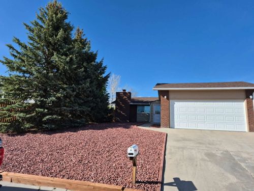 2016 Adobe Ave, Douglas, WY, 82633-3000 | Card Image