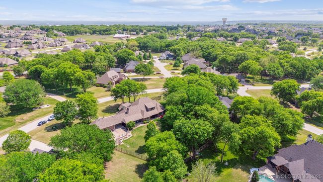 6922 Hackberry Rdg, House other with 5 bedrooms, 5 bathrooms and null parking in Owasso OK | Image 77