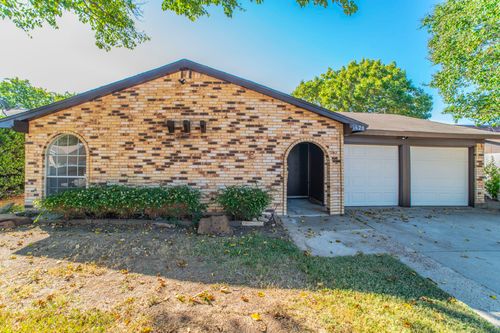 6620 Betty Dr, Watauga, TX, 76148-2301 | Card Image