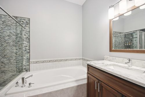 6130 River Bend Pl, Lisle, IL, 60532-4533 | Card Image