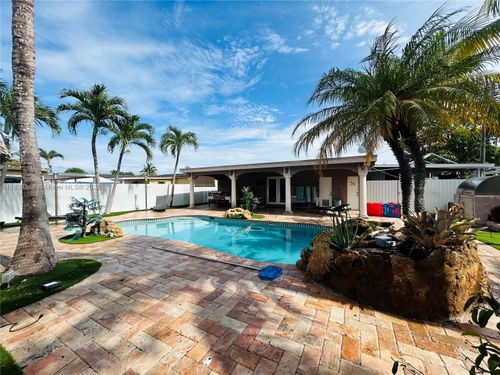 180 E 46th St, Hialeah, FL, 33013-1834 | Card Image