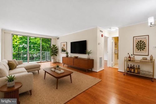 1-204-4977 Battery Ln, BETHESDA, MD, 20814-4931 | Card Image