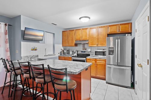 124 Creekside Cir, Spring Valley, NY, 10977-3914 | Card Image