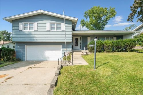 3016 Ridgemore Dr Se, Cedar Rapids, IA, 52403-1935 | Card Image
