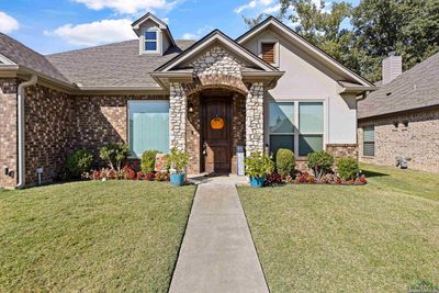 107 Champions Dr, House other with 3 bedrooms, 2 bathrooms and null parking in Hallsville TX | Image 2