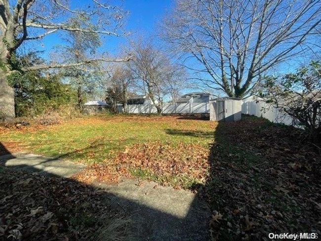 35 Pequot Ln, House other with 4 bedrooms, 1 bathrooms and null parking in East Islip NY | Image 12