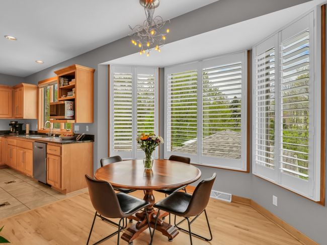 8 Lake Pointe Cir, House other with 5 bedrooms, 3 bathrooms and null parking in Wind Point WI | Image 10