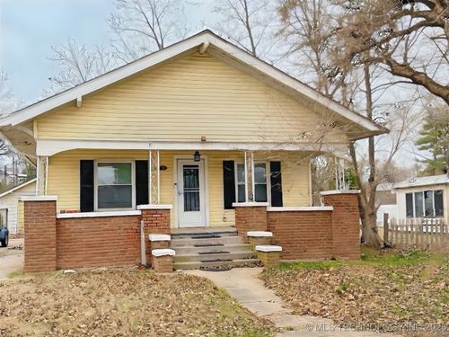 703 E Grand Ave, Tonkawa, OK, 74653-3533 | Card Image