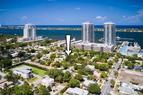 415 43rd Street, West Palm Beach, FL, 33407 | Card Image
