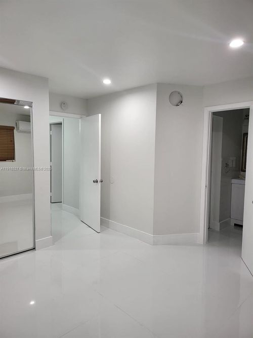 apt-203-9375 Sw 40th Ter, Miami, FL, 33165-5252 | Card Image
