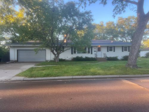 719 Grandview Ave W, Roseville, MN, 55113-4568 | Card Image