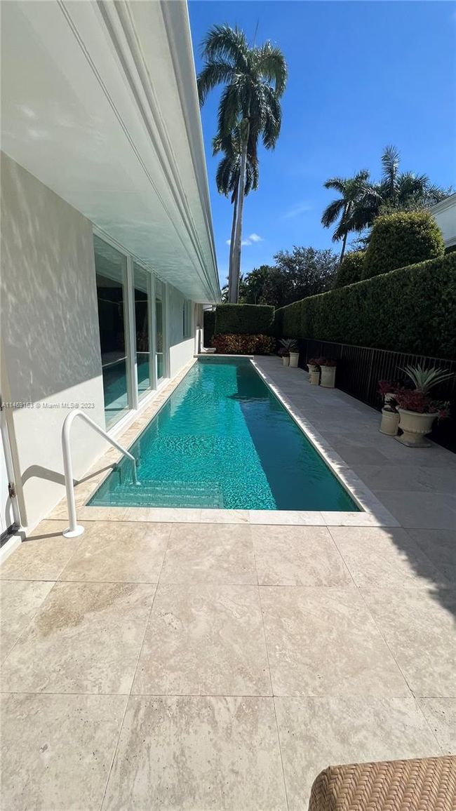 55 Lagorce Cir, House other with 4 bedrooms, 5 bathrooms and null parking in Miami Beach FL | Image 7