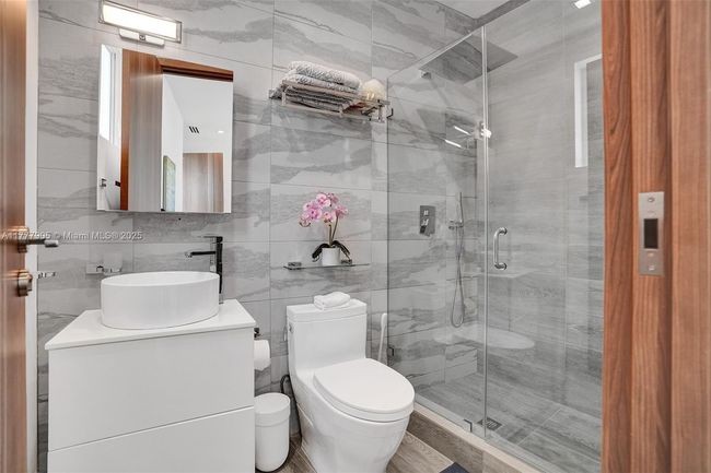 201 Buttonwood Dr, House other with 5 bedrooms, 7 bathrooms and null parking in Key Biscayne FL | Image 54