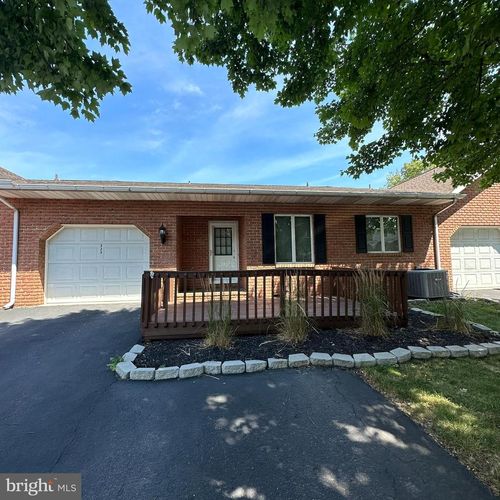 323 Stonegate Ct, Chambersburg, PA, 17201-4523 | Card Image
