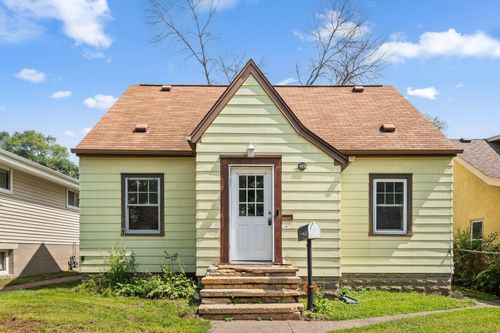 409 8th Ave S, South Saint Paul, MN, 55075-2511 | Card Image