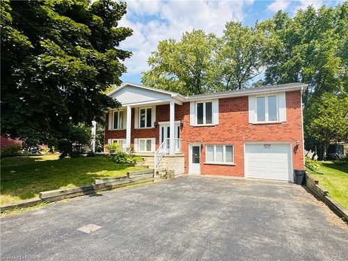 upper-5 Ilona Crt, Brantford, ON, N3R7N1 | Card Image
