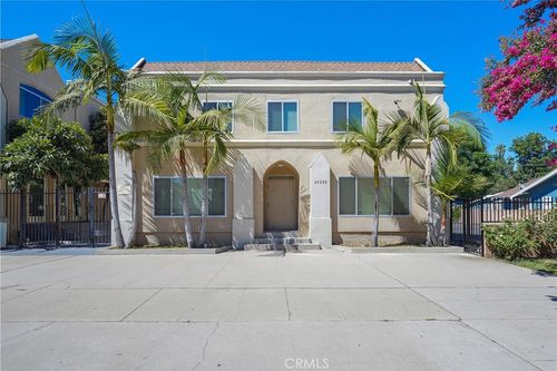 14335 Hamlin St, Van Nuys, CA, 91401-1408 | Card Image