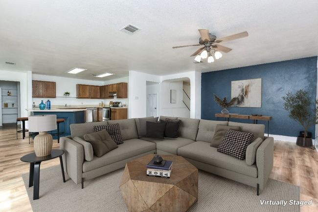 This pic shows family room virtually staged! | Image 9