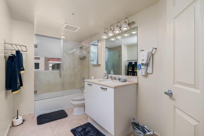 APT-505 - 2001 N Ocean Blvd, Condo with 2 bedrooms, 2 bathrooms and null parking in Fort Lauderdale FL | Image 24