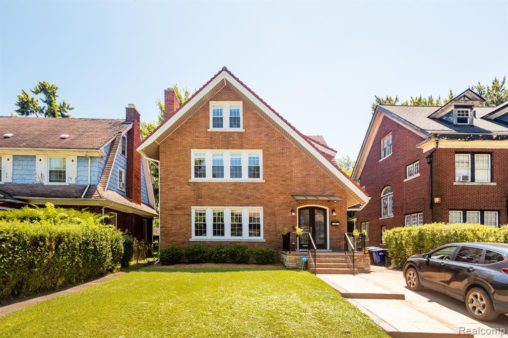 Lawrence St, Detroit, MI 48202