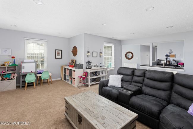27 Schooners Sq, Condo with 2 bedrooms, 1 bathrooms and null parking in Freehold NJ | Image 15