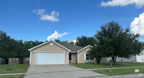 1631 W 14th Street Pl, Junction City, KS, 66441-1898 | Card Image