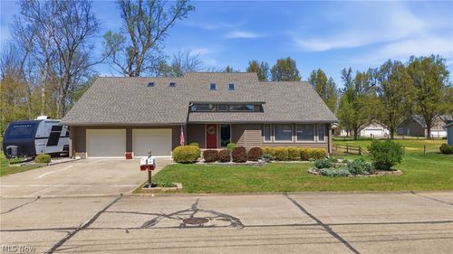 256 Walnut Grv, Washington, WV, 26181-8740 | Card Image