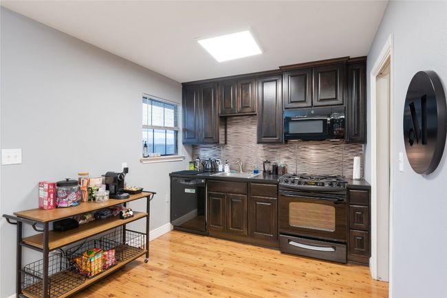 1309 Chestnut Ave, Home with 5 bedrooms, 4 bathrooms and 3 parking in Austin TX | Image 13