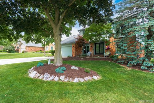 1819 Quincy Dr, Rochester Hills, MI, 48306-3657 | Card Image