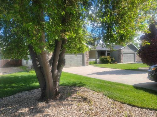 1638 W Raincrest Dr, Meridian, ID, 83646-8517 | Card Image