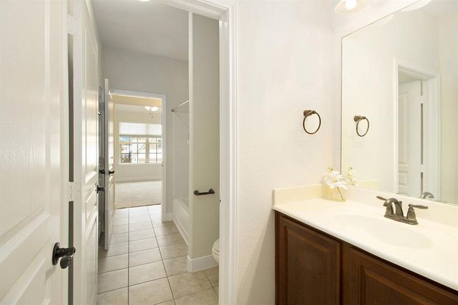 Jack & Jill Bathroom for upstairs bedrooms. | Image 28