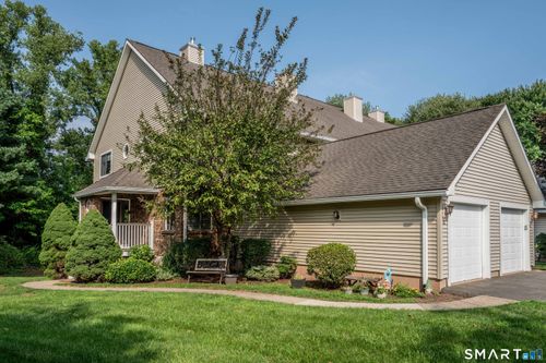 81-81 Fox Run Ct, Newington, CT, 06111-4585 | Card Image