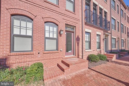 256 Bluemont Branch Ter Se, LEESBURG, VA, 20175-3752 | Card Image