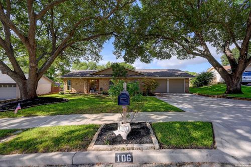 106 Barcelona Dr, Universal City, TX, 78148-3102 | Card Image