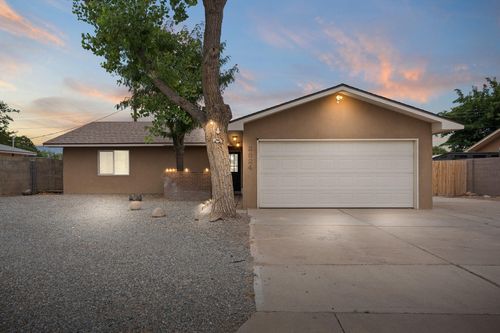 2824 Alamogordo Dr Nw, Albuquerque, NM, 87120-1102 | Card Image