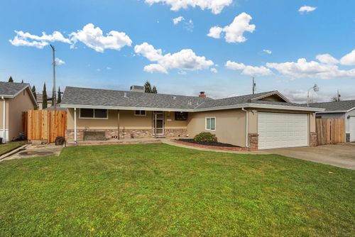 8805 Halverson Drive, Elk Grove, CA, 95624 | Card Image