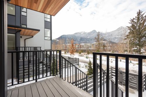 38073 Helm Way, Squamish, BC, V8B1E6 | Card Image