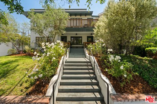 2c-588 N Larchmont Blvd, Los Angeles, CA, 90004-1306 | Card Image